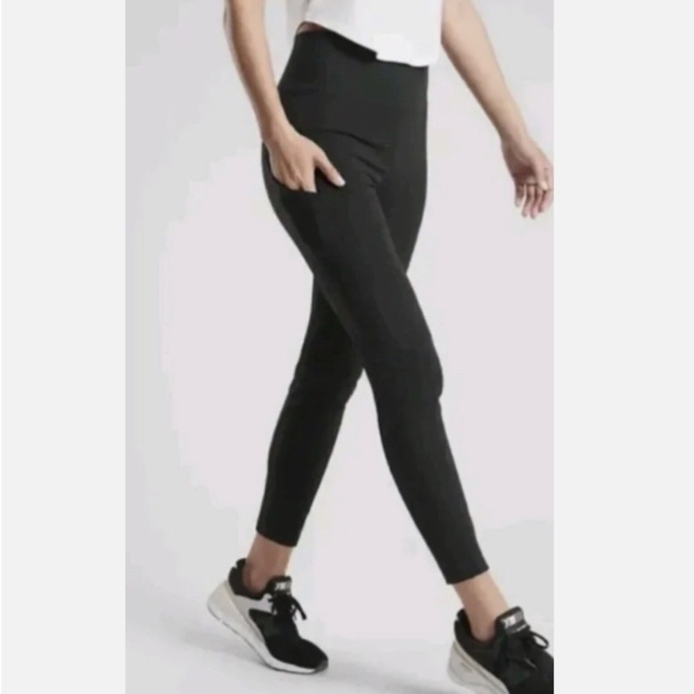 Athleta Trekkie Hybrid Crop Tight